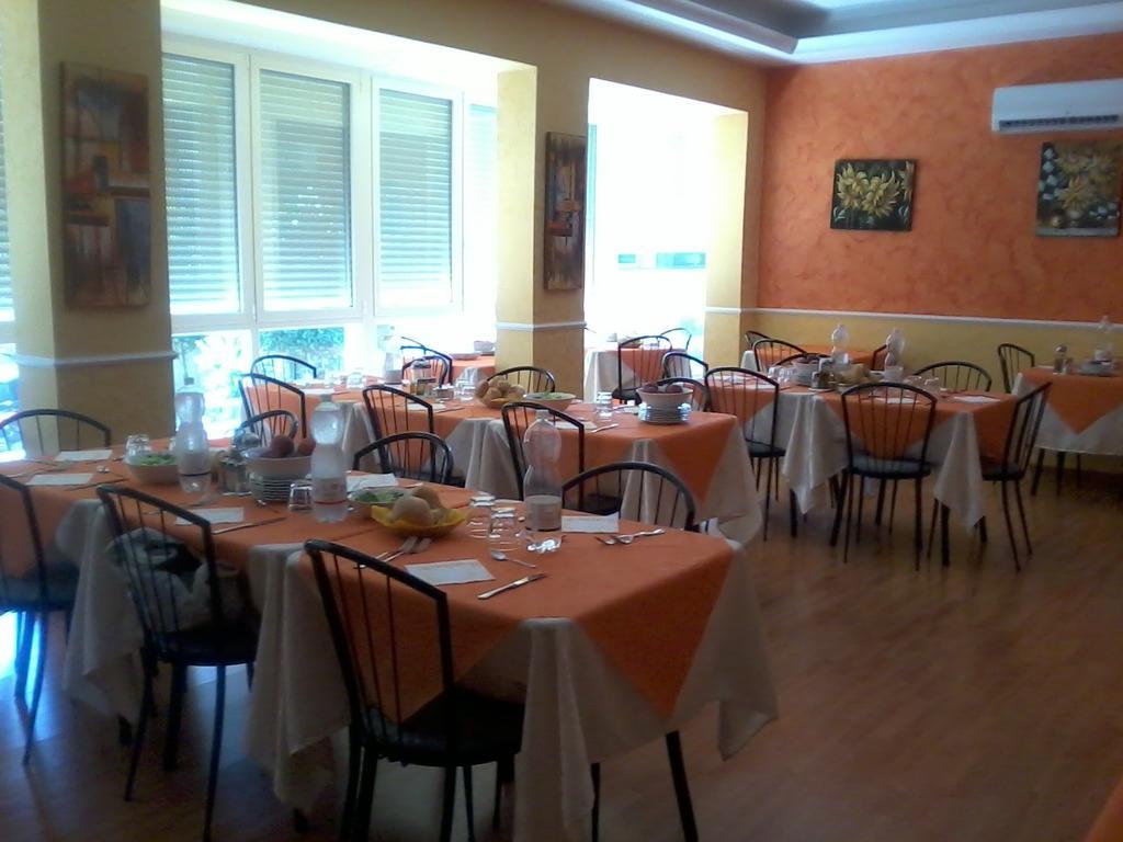 Hotel Oria Rimini Eksteriør bilde